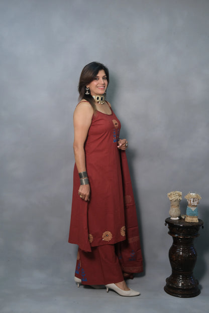 Red Spaghetti Kurta Dupatta Set with Appliqué Work | Soft Cotton