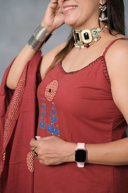 Red Spaghetti Kurta Dupatta Set with Appliqué Work | Soft Cotton