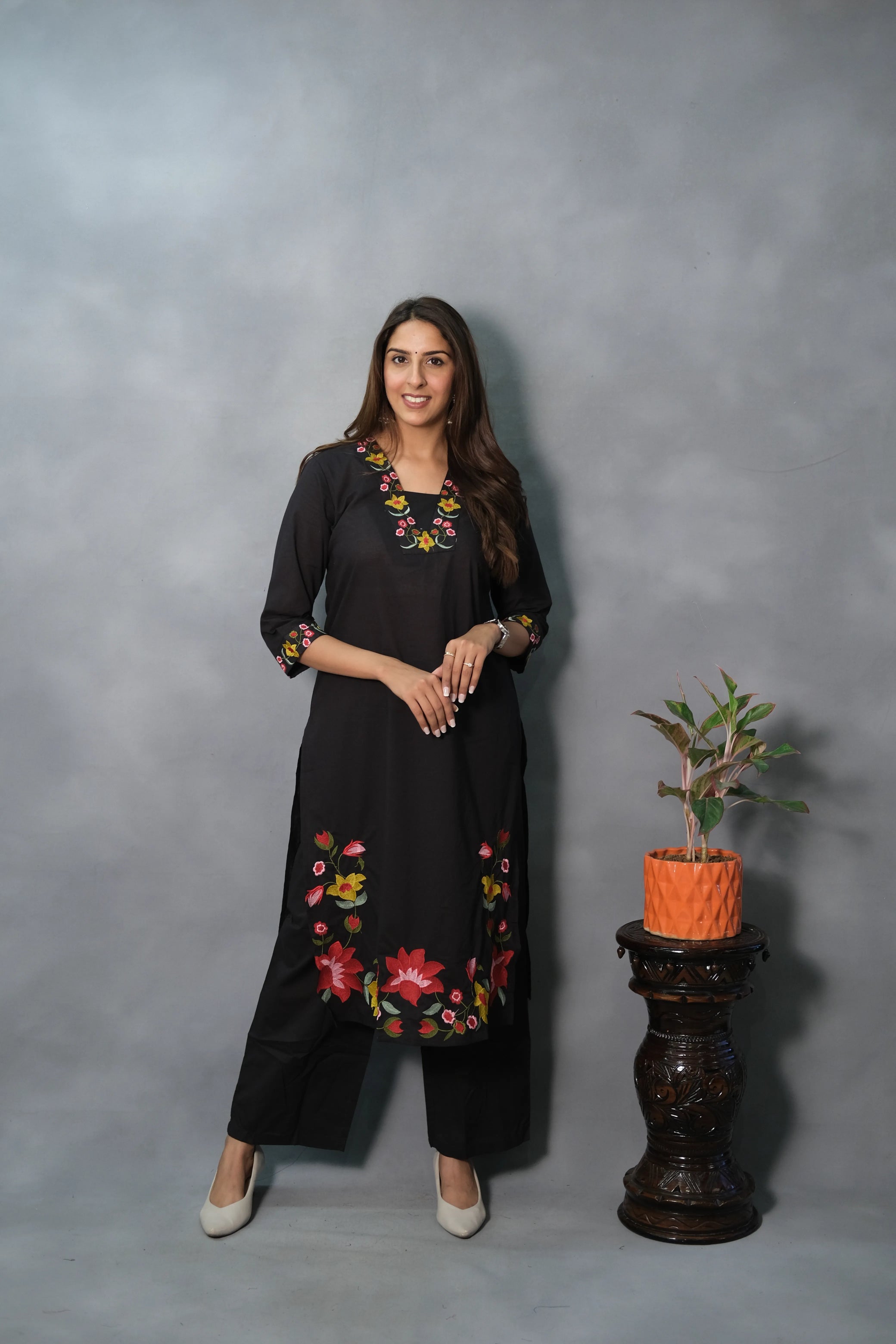 Floral Embroidered Black Kurta Pant Set | Soft Cotton