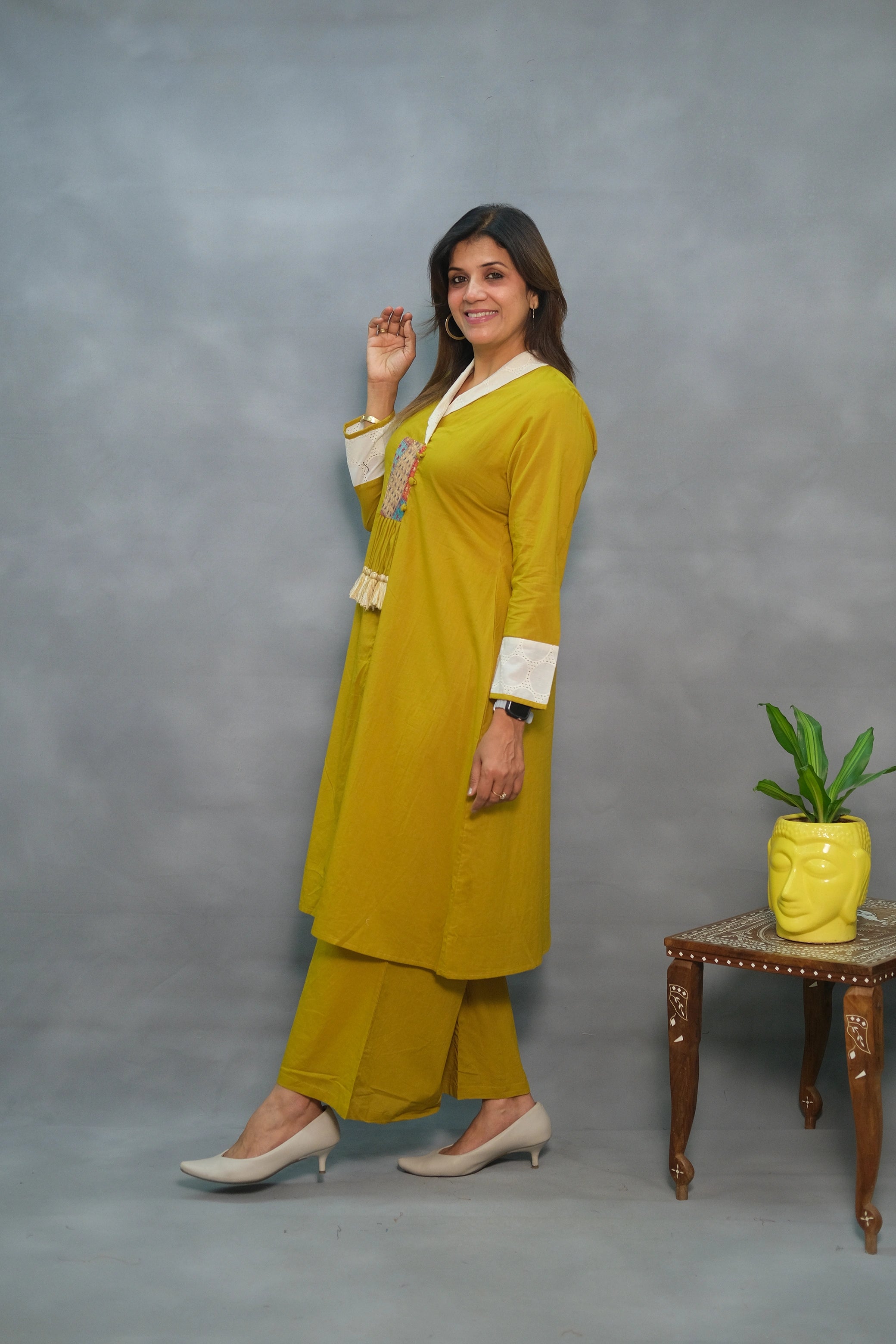 Elegant Soft Cotton 2-Piece Set with Chiffli Collar – Stylish & Comfortable