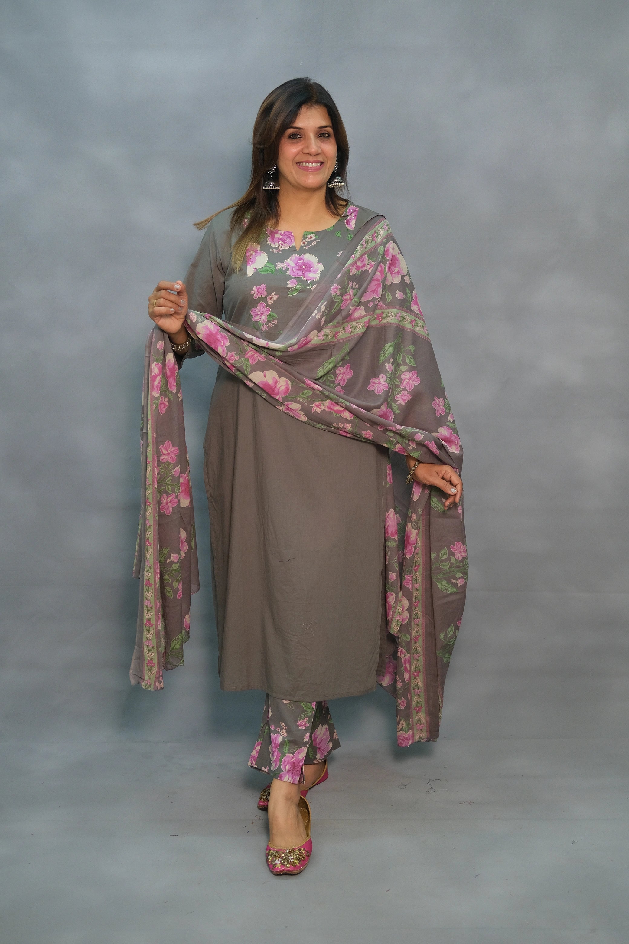 Elegant Three-Piece Cotton Set with Floral Detailing – Ethnic & Chic - Grey