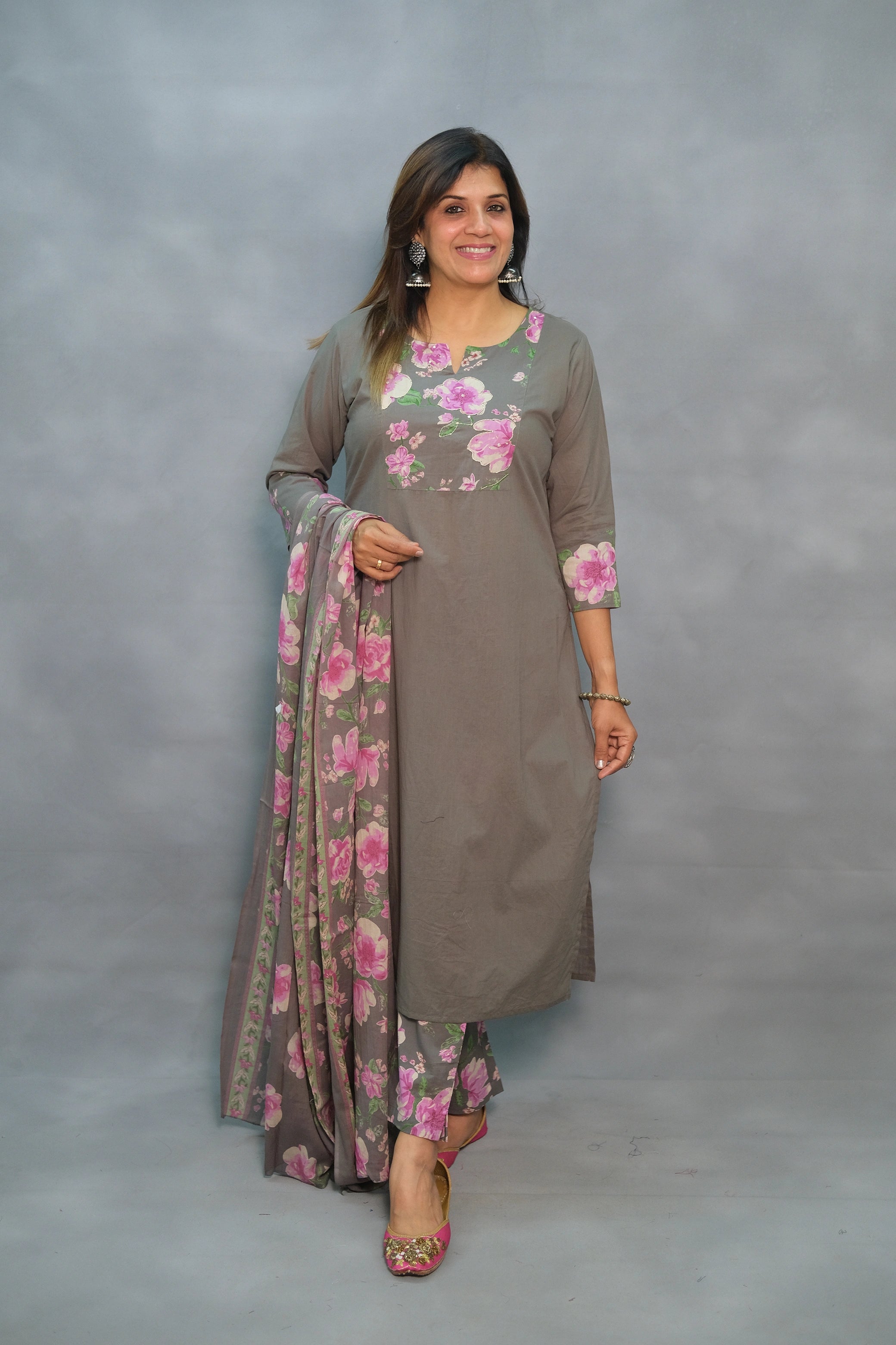 Elegant Three-Piece Cotton Set with Floral Detailing – Ethnic & Chic - Grey