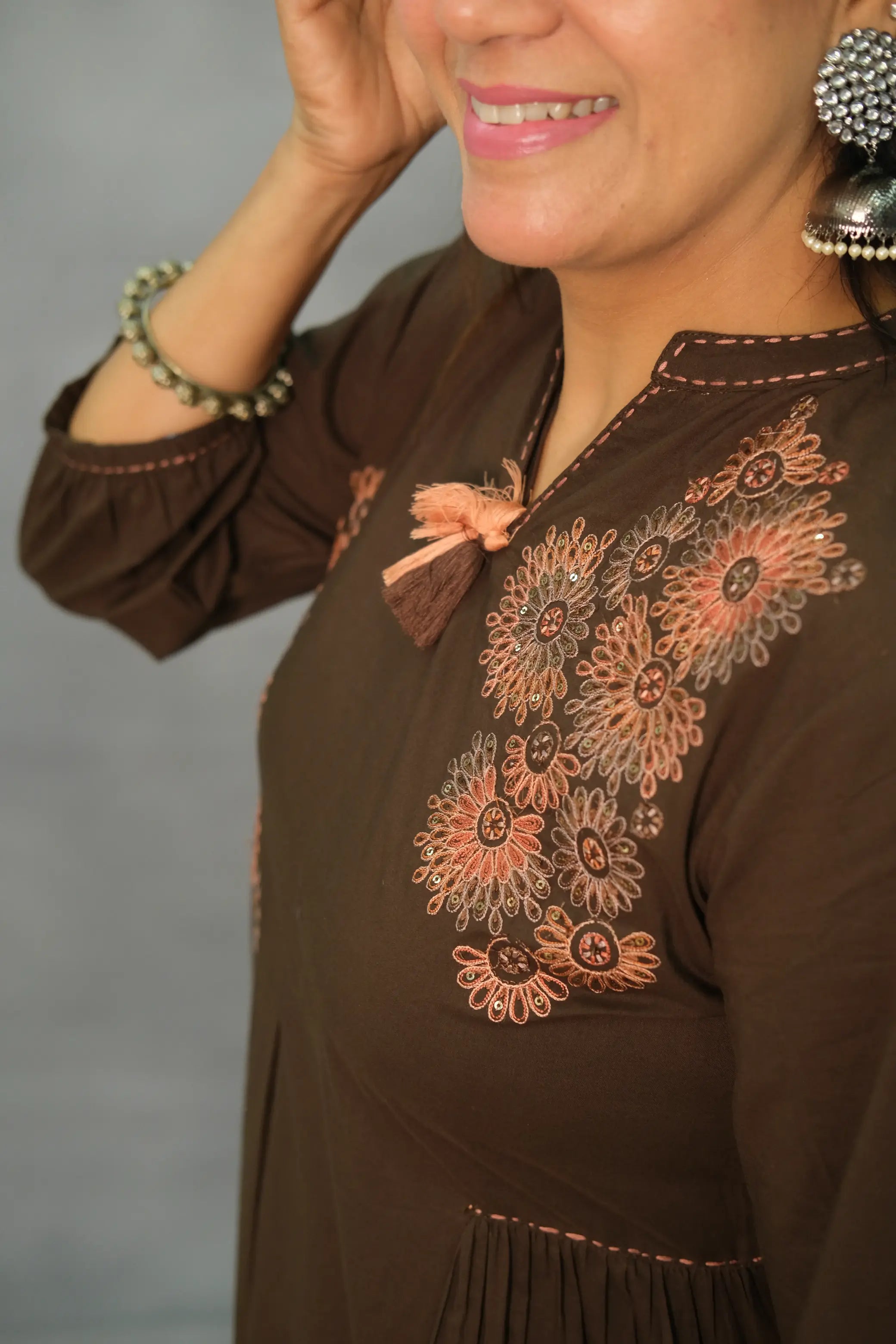 Elegant Embroidered Three-Piece Mul Cotton Set – Timeless Ethnic Wear