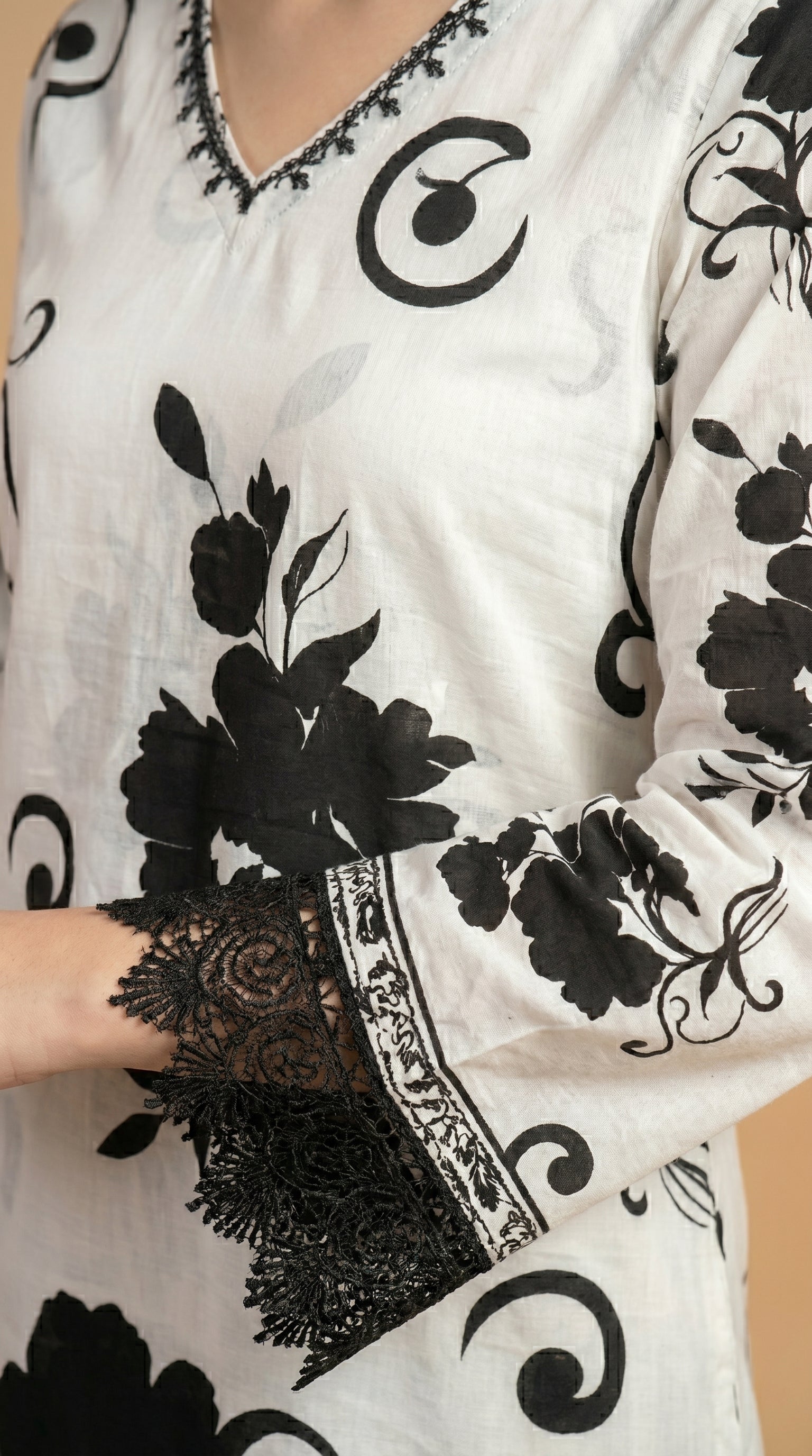 Black & White Floral Print Kurti Pant Set